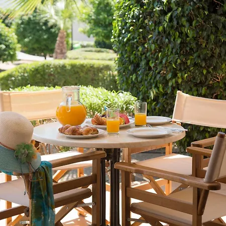 公寓式酒店 阿万蒂假日村庄酒店 4*