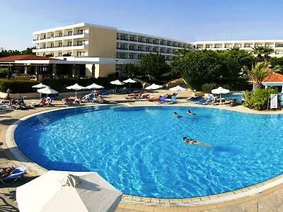 阿万蒂假日村庄酒店