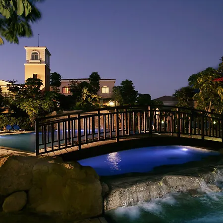 Apartahotel Avanti Village 4*
