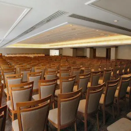 Apartahotel Avanti Village