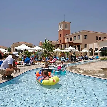 Avanti Village Ξενοδοχείο με διαμερίσματα Πάφος