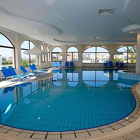 Avanti Village 4*
