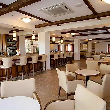 Avanti Village Ξενοδοχείο με διαμερίσματα 4*