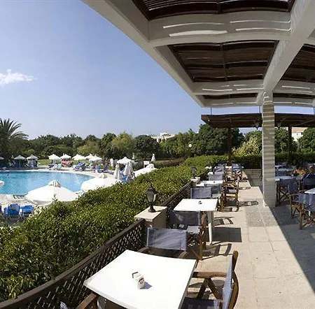 Ξενοδοχείο με διαμερίσματα Avanti Village