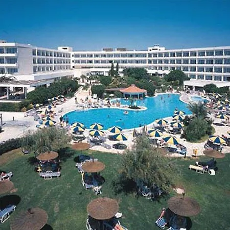 Ξενοδοχείο με διαμερίσματα Avanti Village Πάφος