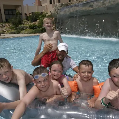 阿万蒂假日村庄酒店 公寓式酒店 Paphos