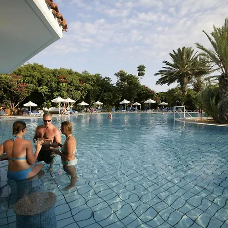 Avanti Village Ξενοδοχείο με διαμερίσματα 4*