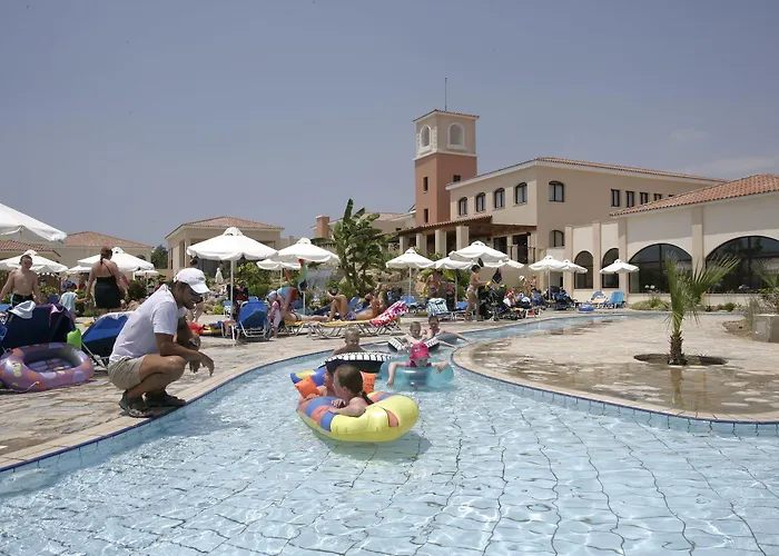 Apartahotel Avanti Village