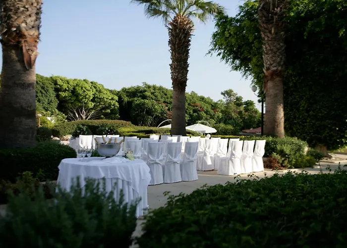 Avanti Village Apartmanhotel 4*