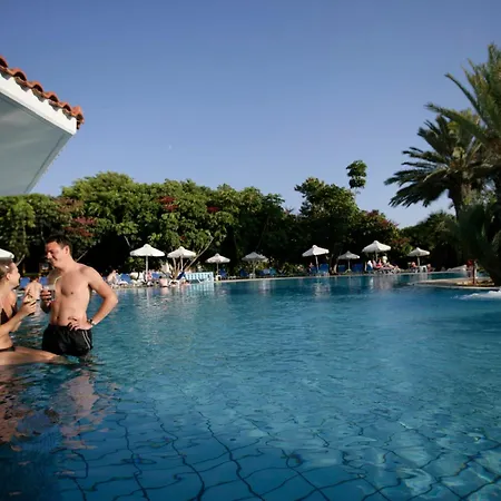 Hotel apartamentowy Avanti Village Pafos