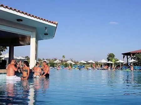 Avanti Village Hotel apartamentowy 4*