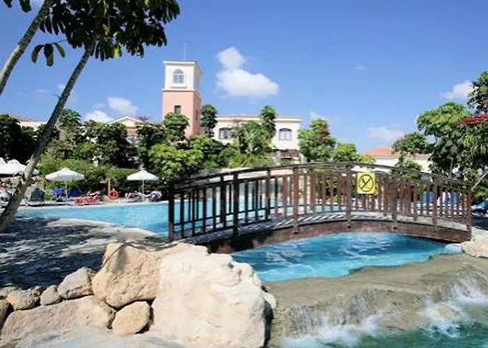 アパートホテル Avanti Village 4*