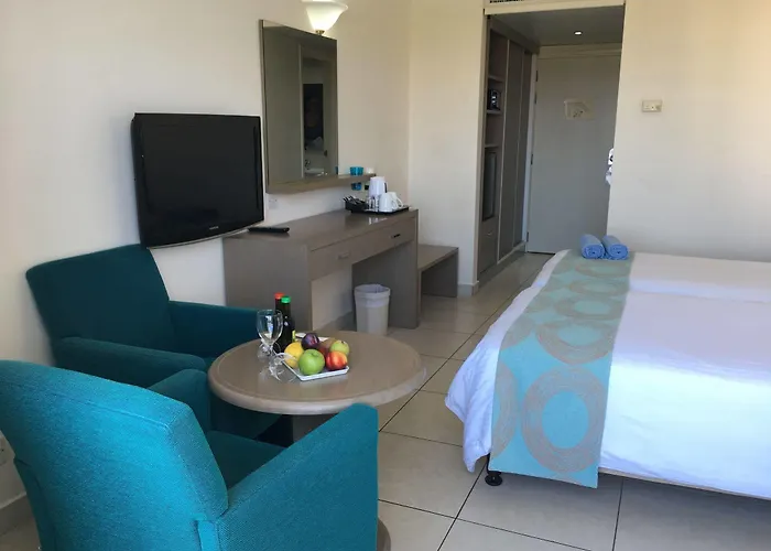 Avanti Village 4* Пафос