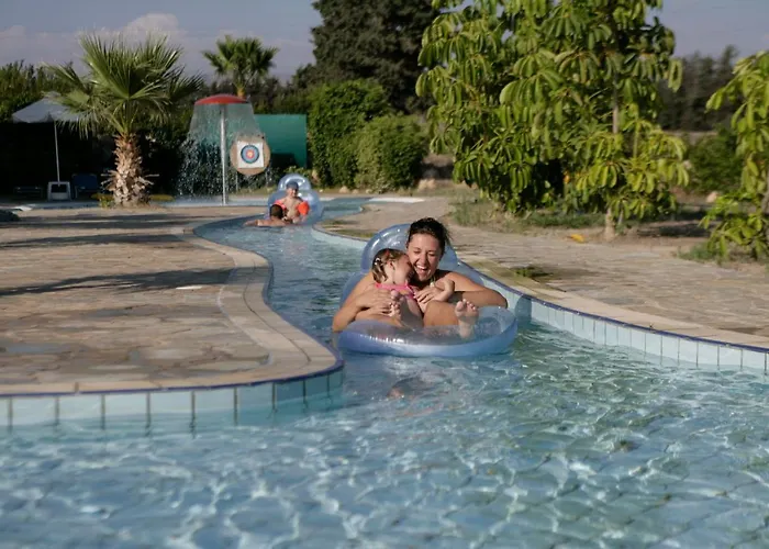 Avanti Village Апарт-отель